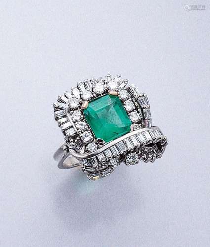 Platinum ring with emerald and diamonds