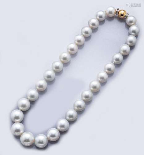 Necklace made of cultured south seas pearls