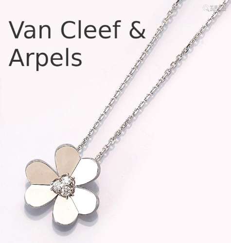 18 kt gold VAN CLEEF & ARPELS necklace 'blossom'...