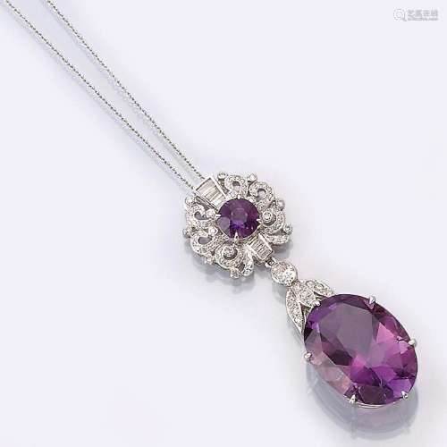 18 kt gold pendant with amethyst and diamonds