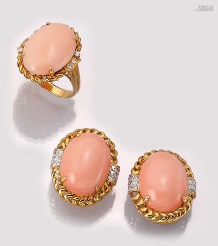 18 kt gold jewelry set with corals and brilliants