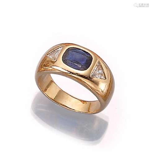 18 kt gold bandring with sapphire and diamonds