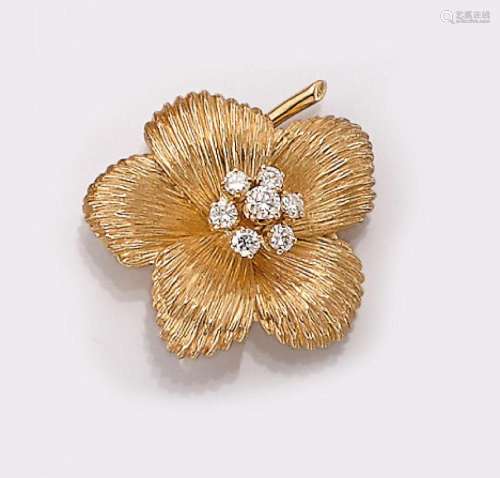 18 kt gold pendant with brilliants