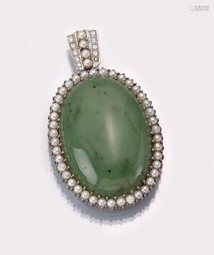 14 kt gold pendant with jade, pearls and diamonds