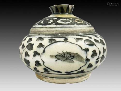 A SAFAVID BLACK AND WHITE BOTTLE JAR 17TH CENTURY