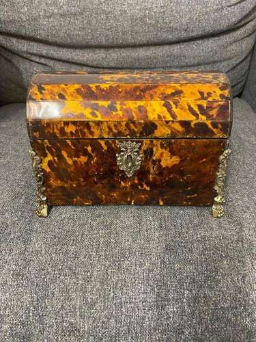 A DUTCH COLONIAL POSSIBLY BATAVIAN TORTOISE SHELL BOX, 17TH/...