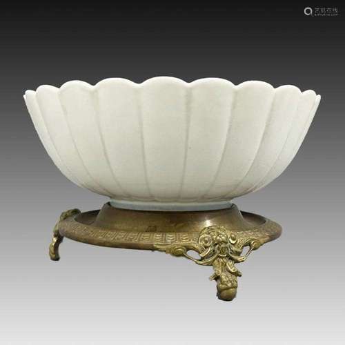 CHINESE WHITE LOTUS BOWL ON GILT BRONZE ORMOLU STAND, QING D...