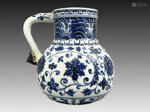 CHINESE BLUE AND WHITE PORCELAIN JAR FOR ISLAMIC MARKET