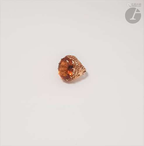 Bague en or 18K (750) sertie d'une citrine ovale