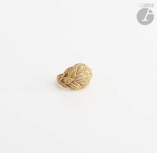 Bague boule en or 18K (750) dessinant des feuilles