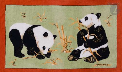 HERMèS Paris
Sortie de bain « Pandas » en tissu éponge vert ...