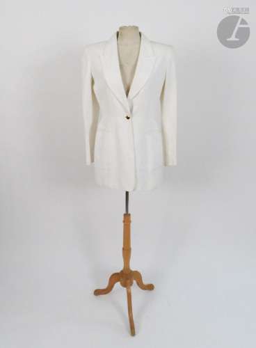 Ensemble de quatre pièces : une veste MONTANA blanche (salis...