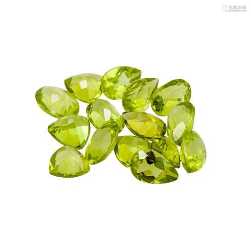 Konvolut 15 Peridots von 6,82 ct