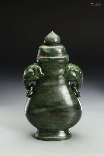 CHINESE SPINACH JADE ELEPHONE TRUNK HANDLE LIDDED VASE