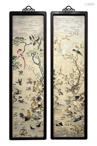 PAIR OF FRAMED CHINESE EMBROIDERY TAPESTRY OF BIRD AND