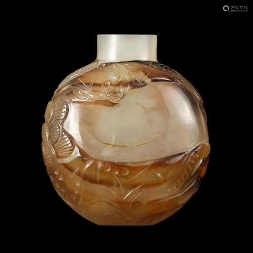 A GLASS SNUFF BOTTLE