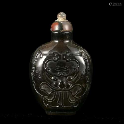 A GLASS SNUFF BOTTLE