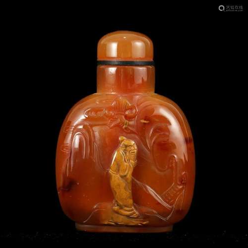 A CARVED AGATE SNUFF BOTTLE