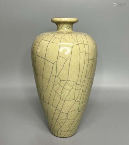 CHINESE CRACKLE GLAZED VASE,H 19CM