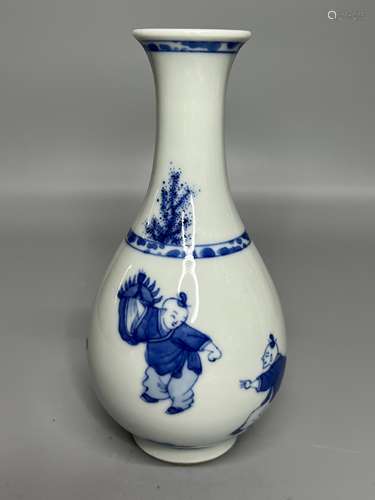 CHINESE BLUE AND WHITE VASE , HAND PAINTED BOYS ,H 15.8CM