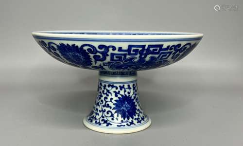 CHINESE BLUE AND WHITE HIGH FOOT CUP , D 16.5CM H 9.5CM