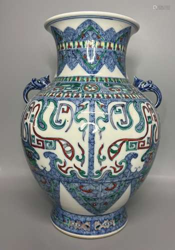 CHINESE DOUCAI VASE ,H 31CM D 20.5CM