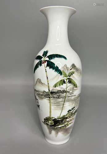 CHINESE FAMILLE ROSE VASE ,H 21 CM