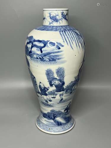 LARGE CHINESE BLUE AND WHITE VASE,H 31.5CM ,D 15CM