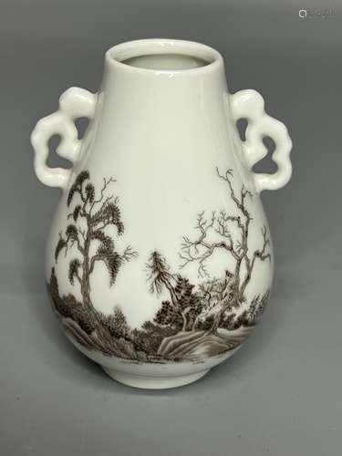 CHINESE MINI VASE , H 8.2CM