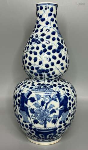 CHINESE BLUE AND WHITE VASE,H 22.5CM X 12CM