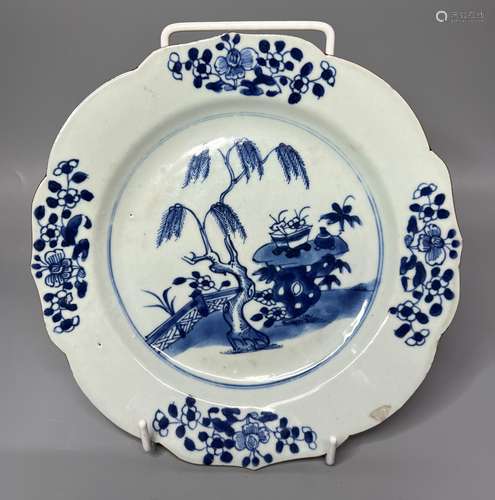 CHINESE BLUE AND WHITE PLATE, D 22.8CM