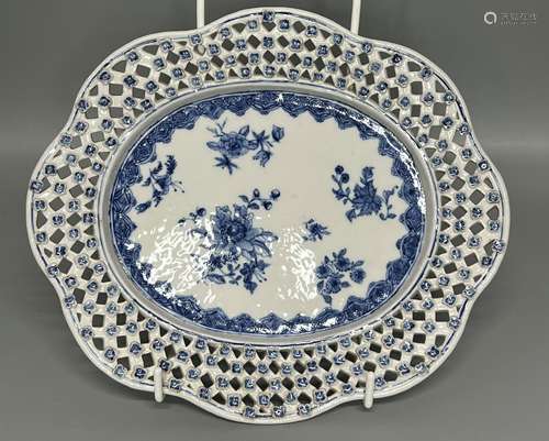 CHINESE BLUE AND WHITE PLATE ,26CM X 22CM