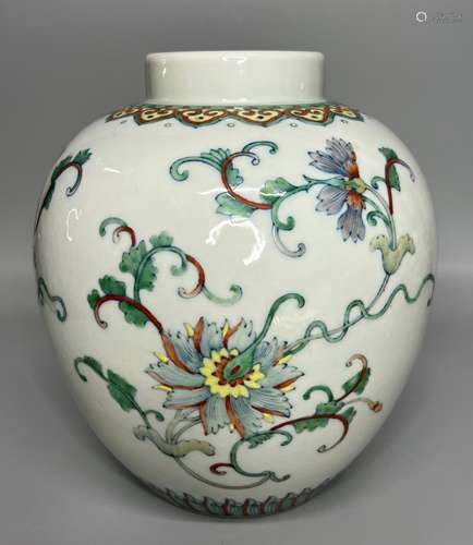 CHINESE DOUCAI GINGER JAR ,H 18CM D 16CM