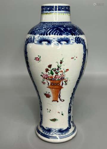 CHINESE FAMILLE ROSE VASE , H 19CM