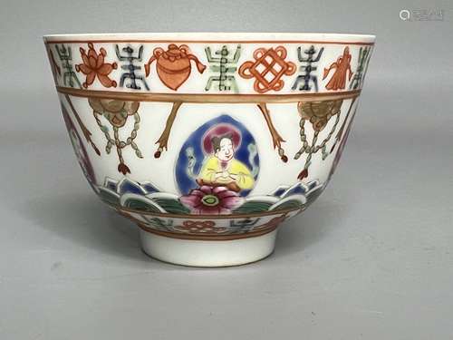 CHINESE FAMILLE ROSE CUP ,D 8.3 CM H 5.5CM