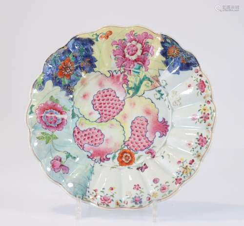 China Rare plate decorated with tobacco flowers and pomegran...