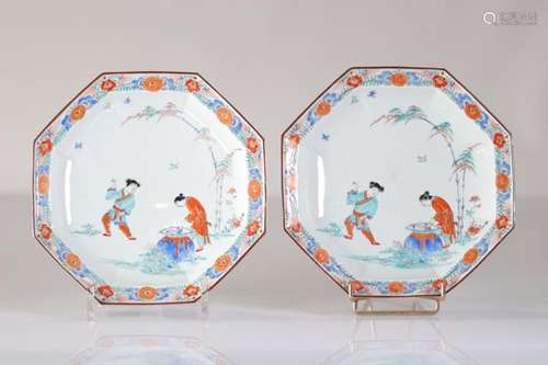 Pair of 18th century Japanese plates