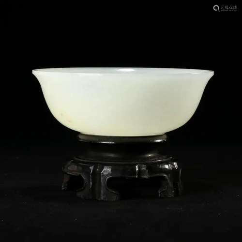 A WHITE JADE BOWL