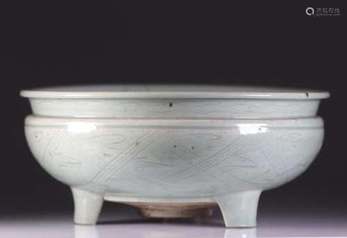 China celadon porcelain incense burner, Ming or Yuan period