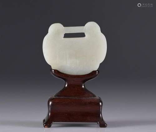 China Qing period white jade pendant