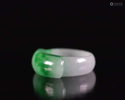 China jadeite ring XIX / XX