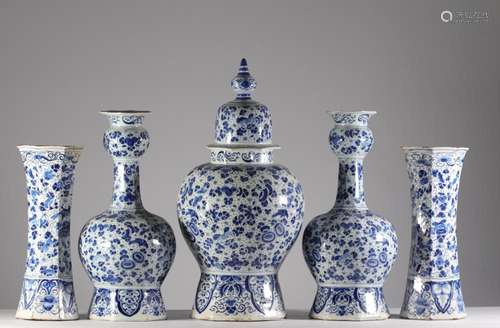 Set of vases and potiche in Delft 18th