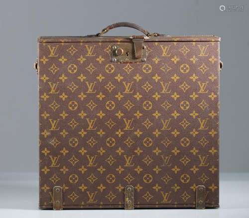 Louis Vuitton rare travel case including thermos and boxes