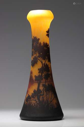 Daum Nancy imposing vase with landscape decoration