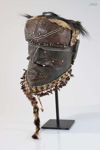 Kuba mask DRC wood and shells