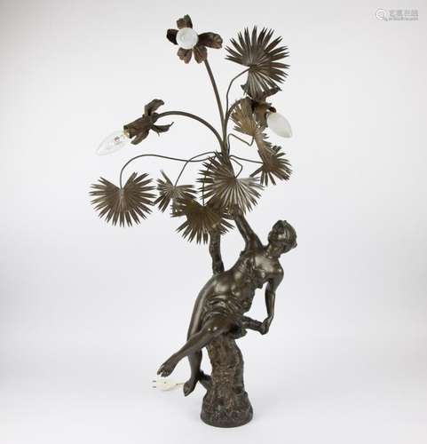 Bronze lampadaire with an elegant lady with flowers