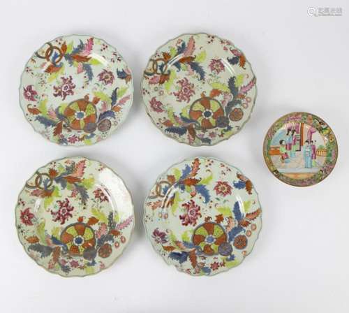 4 Chinese plates, Qianlong period (18th) and a Canton saucer