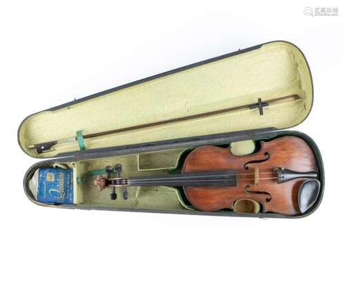 Violin 4/4 in case with bow, label Alexandro de Gonoras 1758...