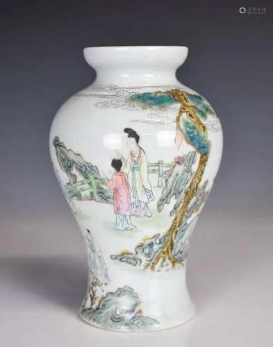 A Chinese Famillie Rose Vase Republican Period