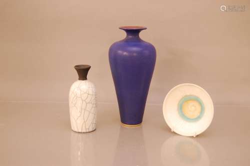 Three items of studio pottery, comprising a large vase by Su...